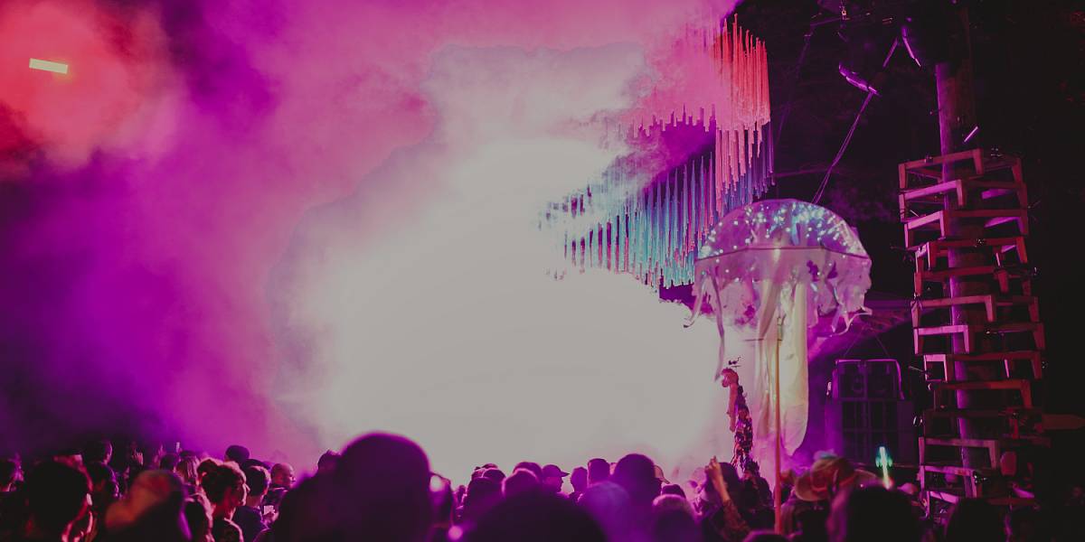 Klangtherapie Festival 2023 Sandpalast at night
