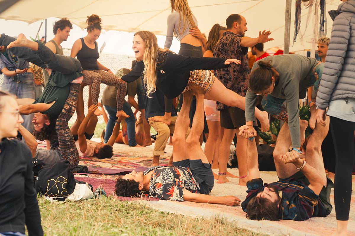 Acro Yoga Workshop Klangtherapie Festival