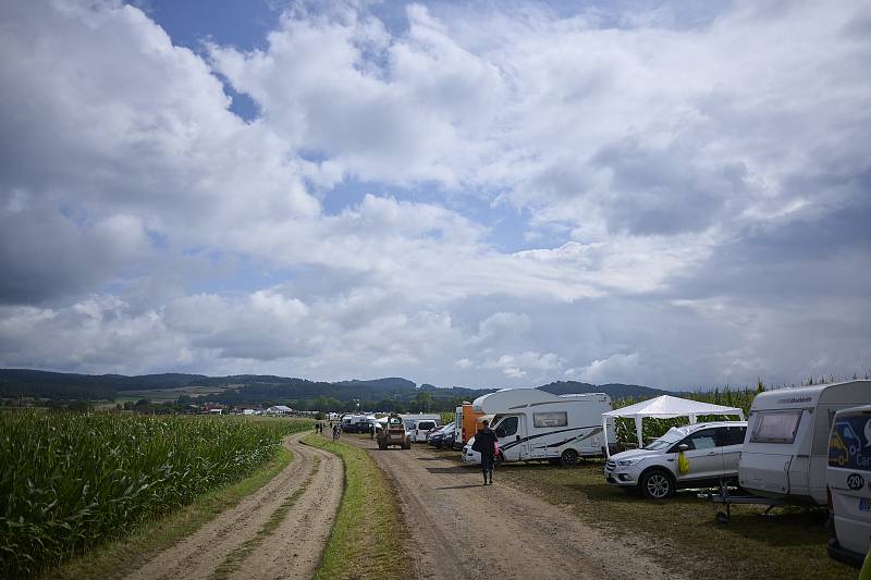 Camper auf dem Klangtherapie Festival