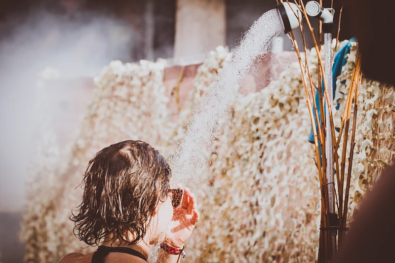 Dusche Sandpalast Klangtherapie Festival