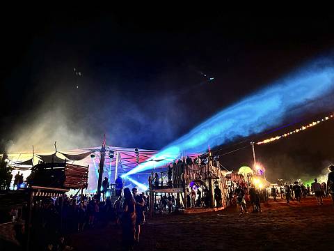 Lichtshow Sandpalast Klangtherapie Festival