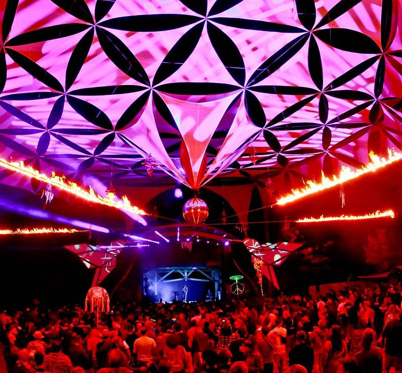 Sandpalast Hauptbühne Klangtherapie Festival